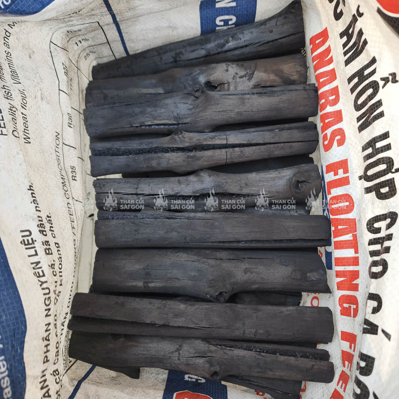 Giữ than khô ráo để bảo quản hiệu quả