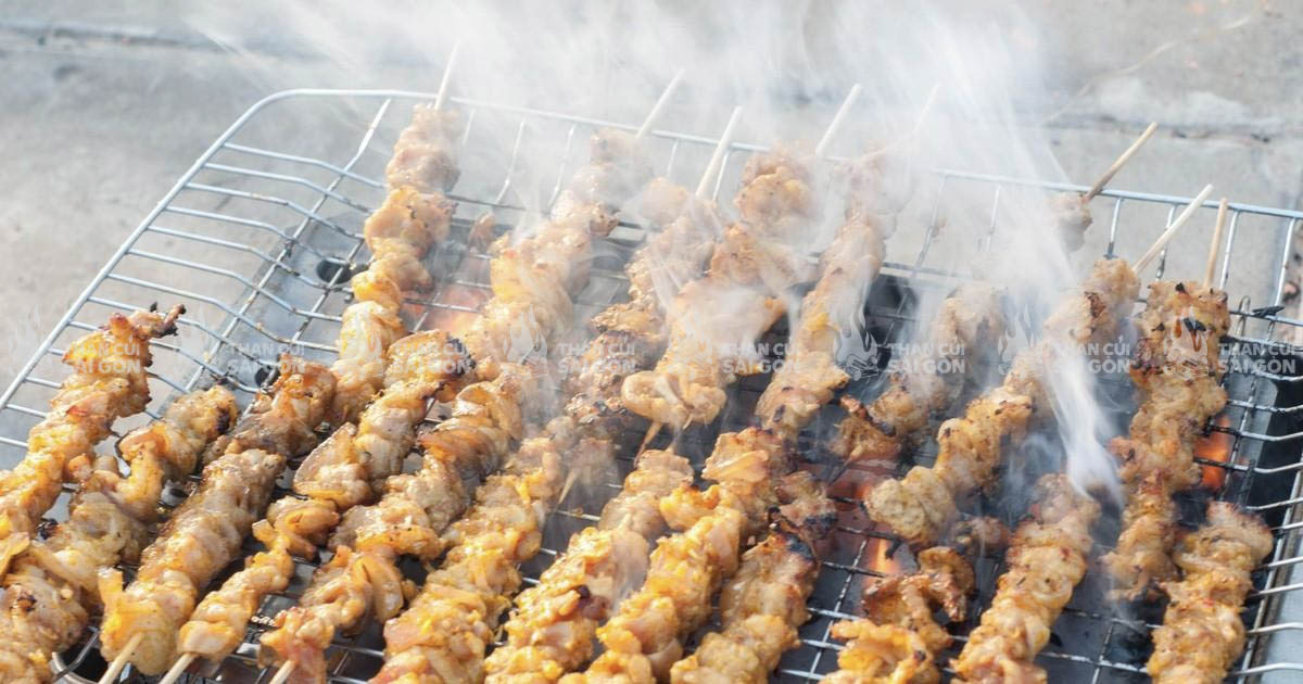 Than kém chất lượng tỏa ra nhiều khói khi nướng