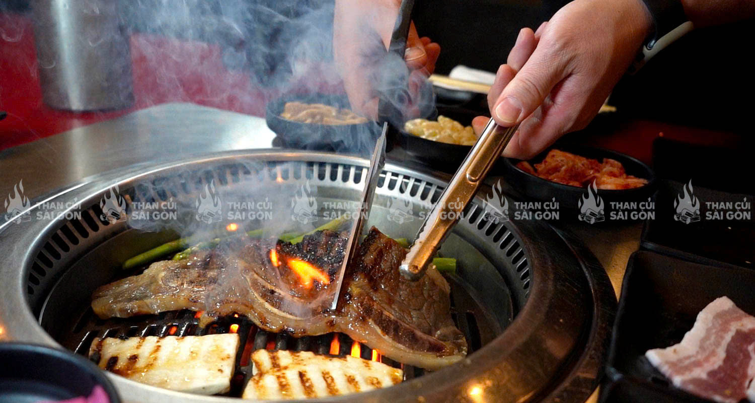 Chọn đúng loại than sạch không khói là bước đầu tiên để tối ưu chi phí cho nhà hàng của bạn.