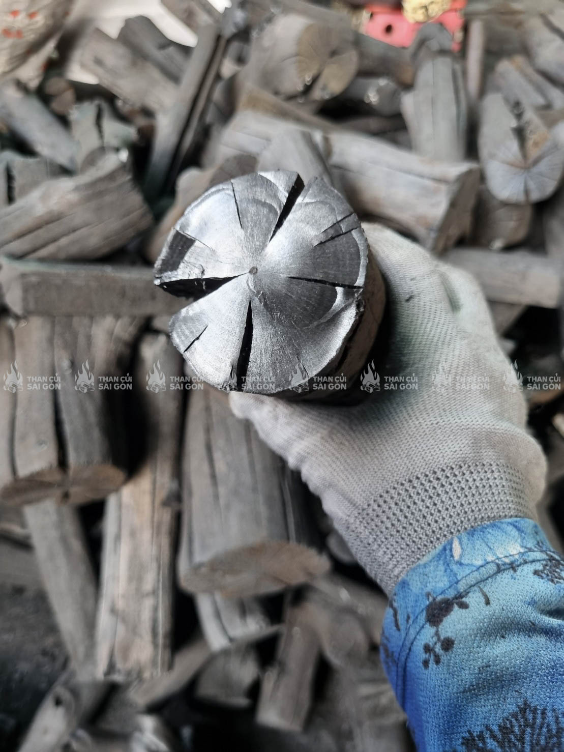 Địa chỉ than củi uy tín tại Sài Gòn