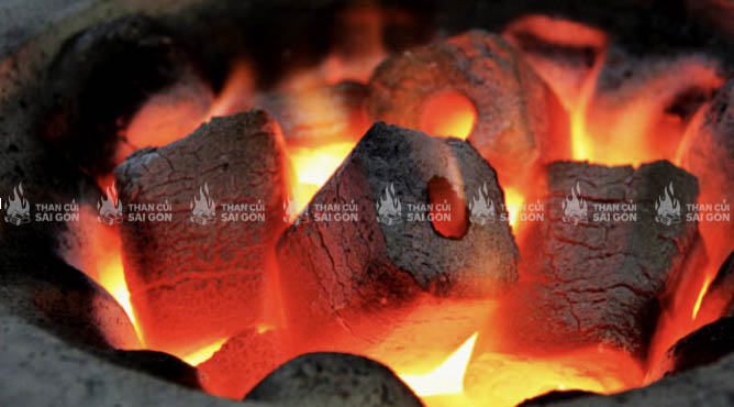 Than lý tưởng để nướng là khi đã cháy đỏ đều